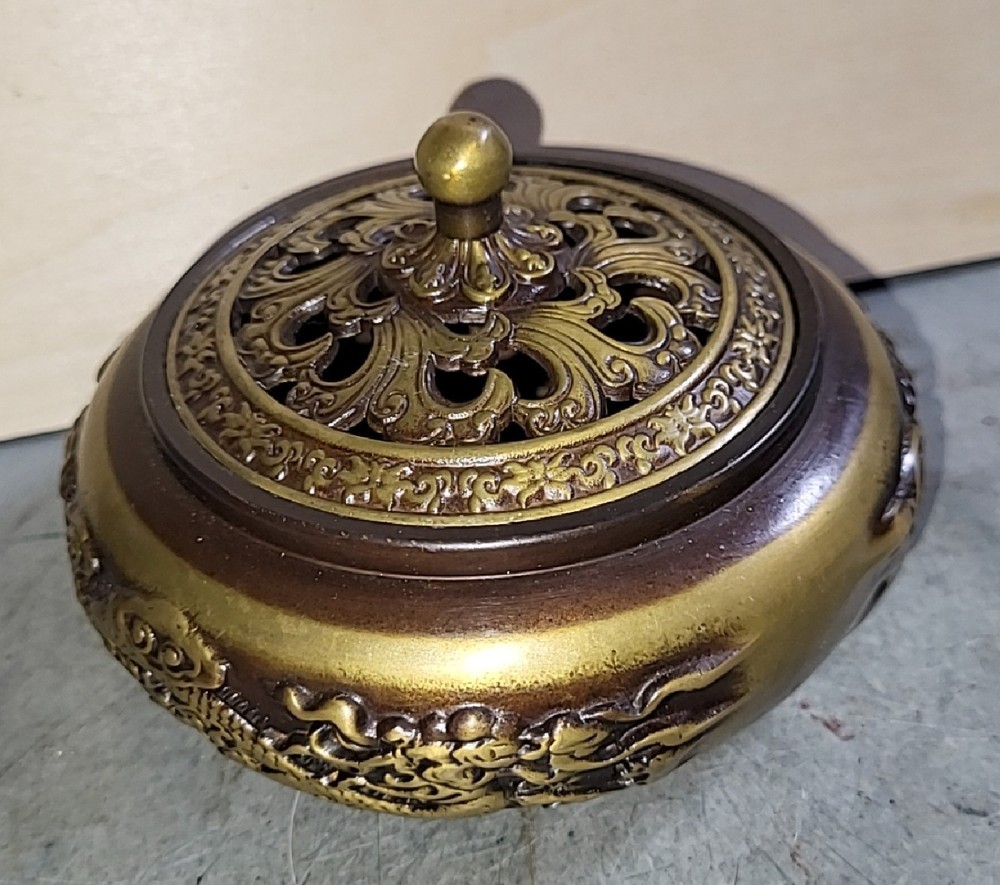 Dragon pattern bronze incense burner Xuande 龙纹铜熏香宣德炉 j8
