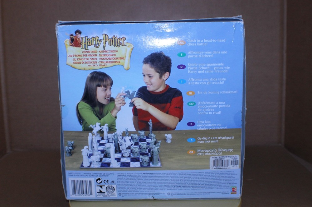 USED / COMPLETE / Harry Potter Wizard Chess Set 2002 Mattel