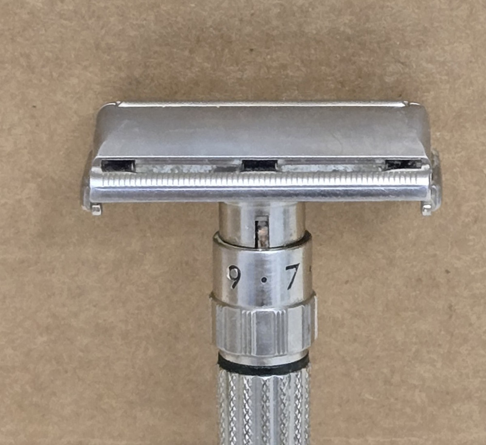 Vintage Gillette Adjustable Razor E1
