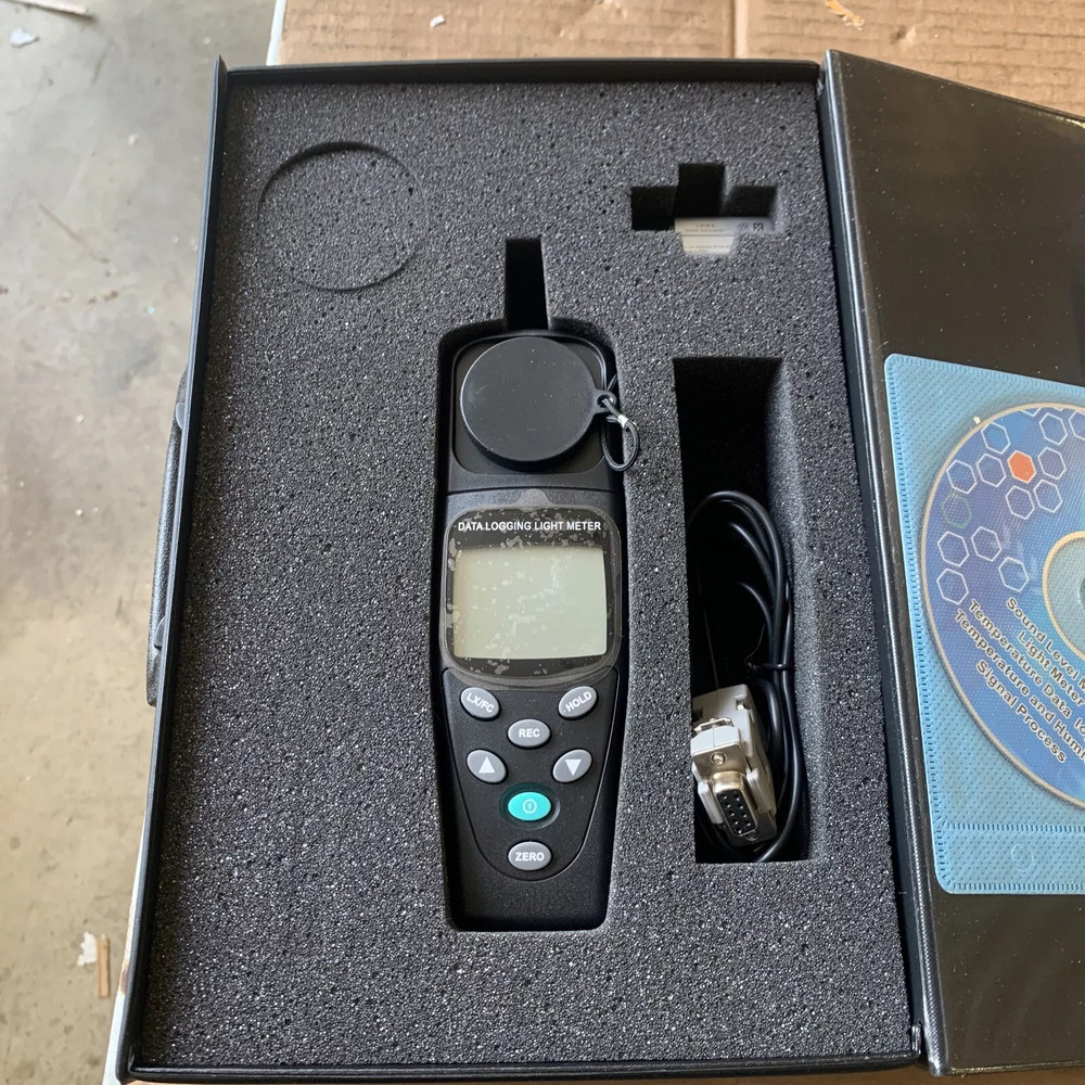 MANNIX Data Logging Light Meter TM203