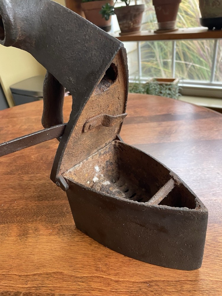 EARLY CHARCOAL IRON (J)