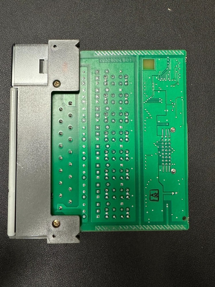 Allen-Bradley SLC500 Output Module 1746-OB16