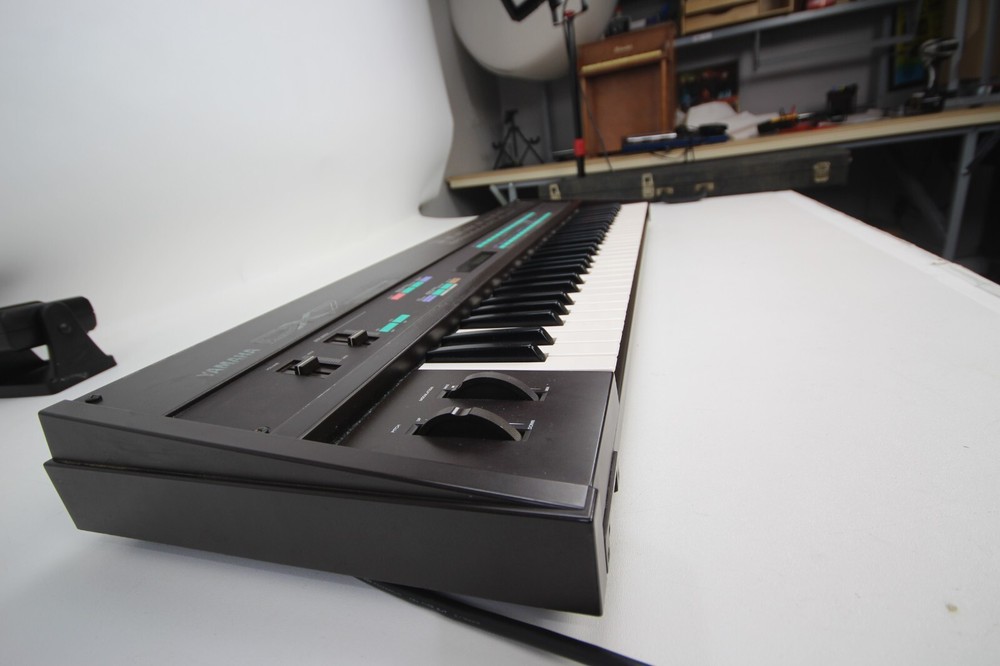 Yamaha DX7 Programmable Algorithm Synthesizer 1983 - 1987 - Black SHOP TESTED