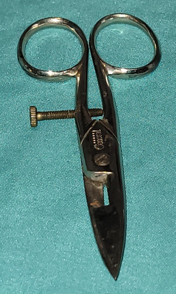 Vintage General Button Hole Scissors Adjustable Sewing Access Adjustable Screw