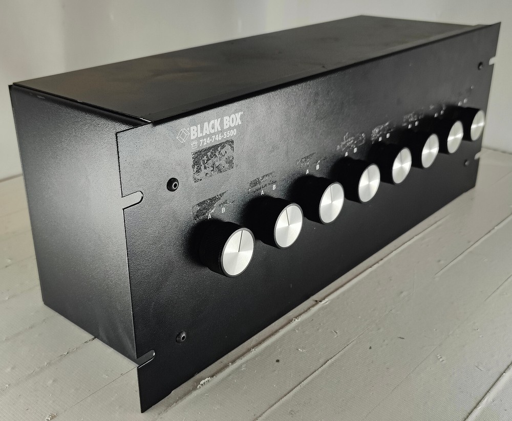 Black Box SR000A SR030-FFM Electrical Retainer Switch Box