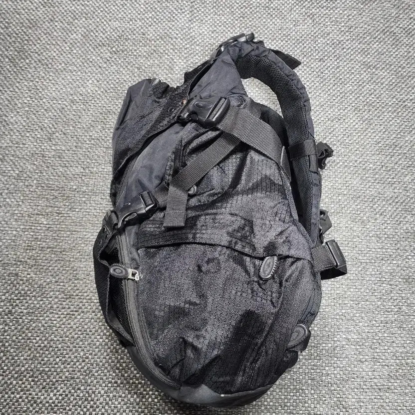 Oakley Utility Icon Backpack Used, Multiple Compartments Official
