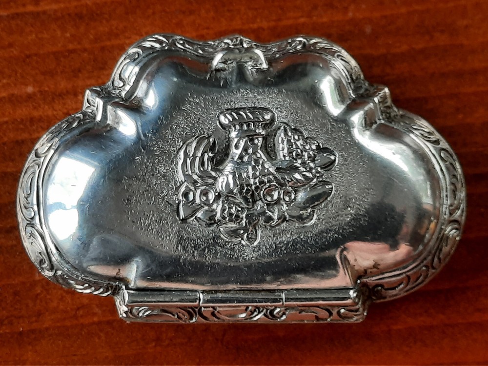 800 Silver Cast German Shell Shaped Trinket or Snuff Box