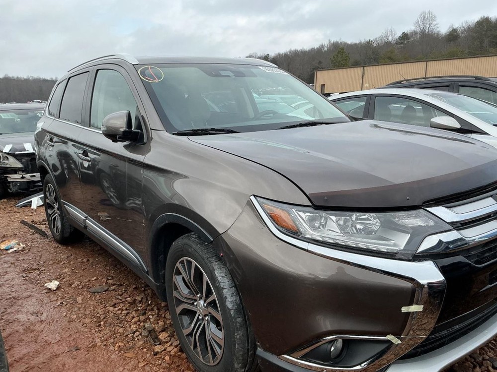 OUTLANDER 2017 Glove Box 4949592
