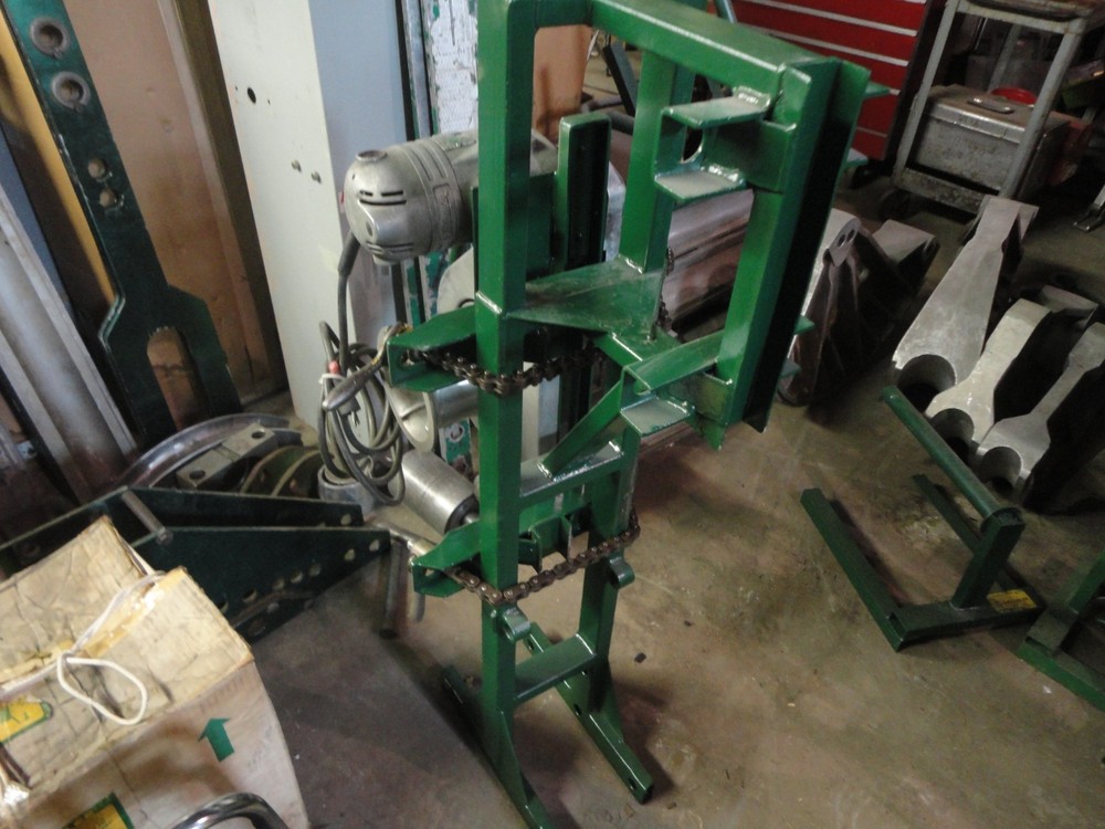 GREENLEE Tugger Cable Puller with Stand