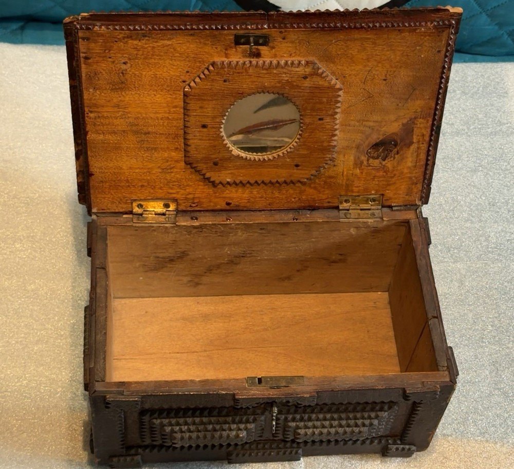 Primitive Tramp Box