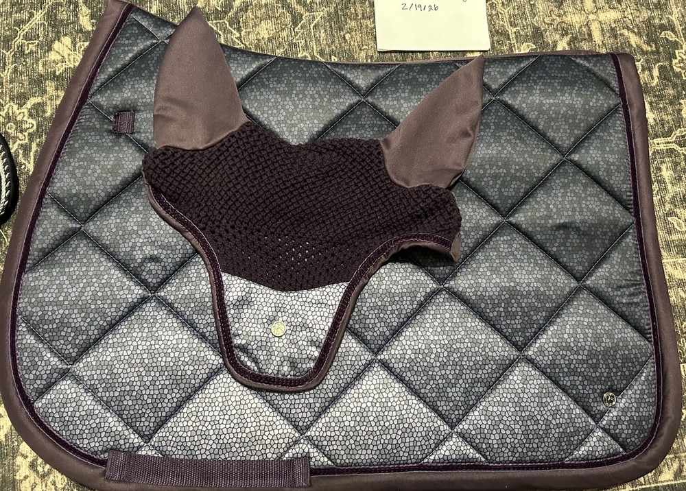PSOS Plum Ombré Jump Pad And Bonnet Set. Full