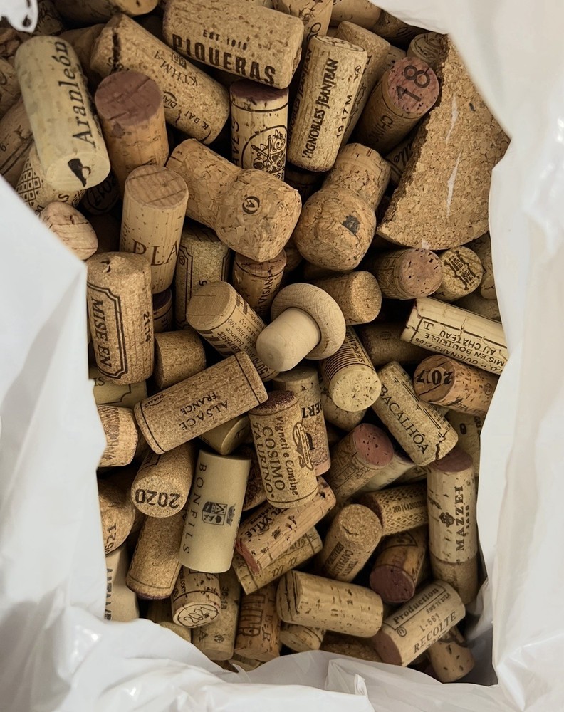 1500 Natural Used Wine Corks - Various brands - Each Box 15-16lbs