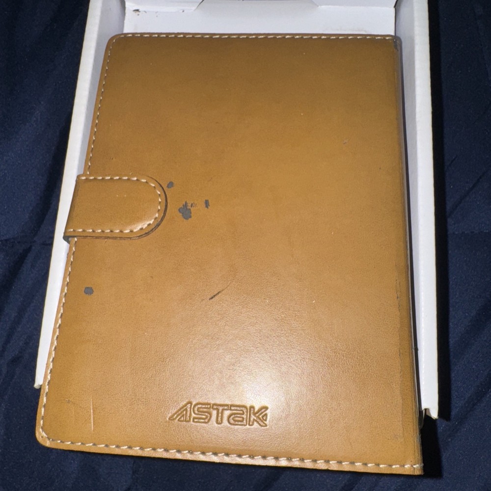 Astak 5" EZ Reader Pocket PRO- White EB-05EZPRO