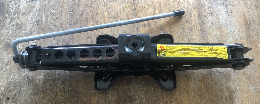 2005 Jaguar Type S Spare Tire Jack