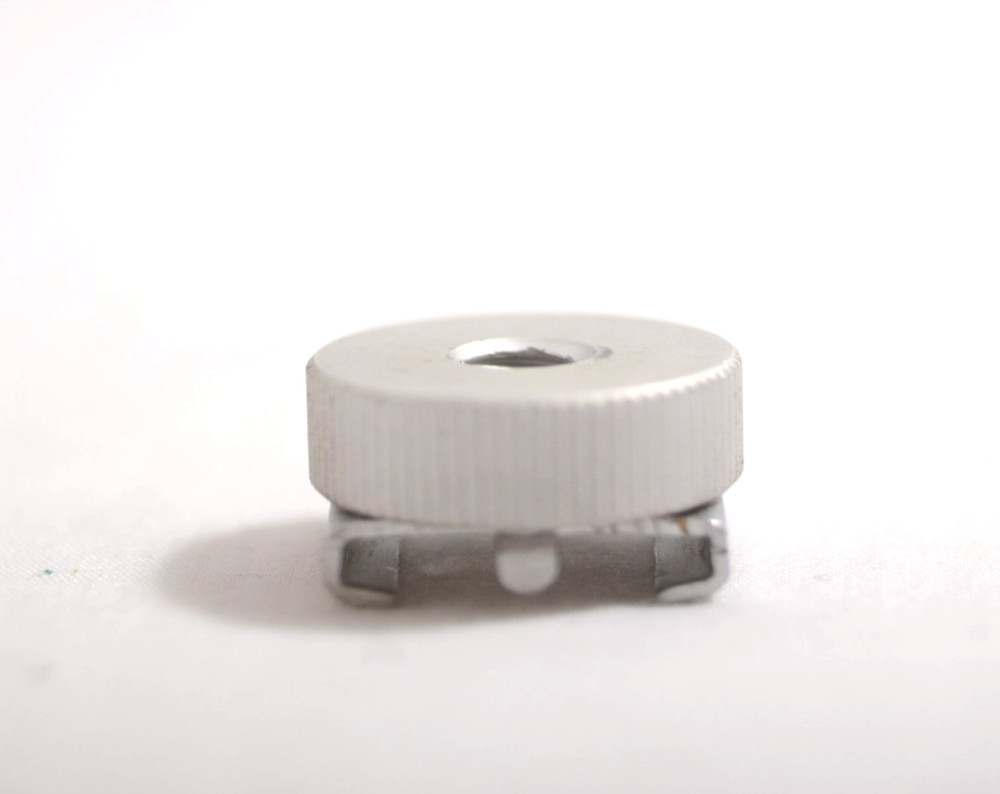 TRIPOD MOUNT CAMERA FLASH COLD SHOE ADAPTER (EXCELLENT)