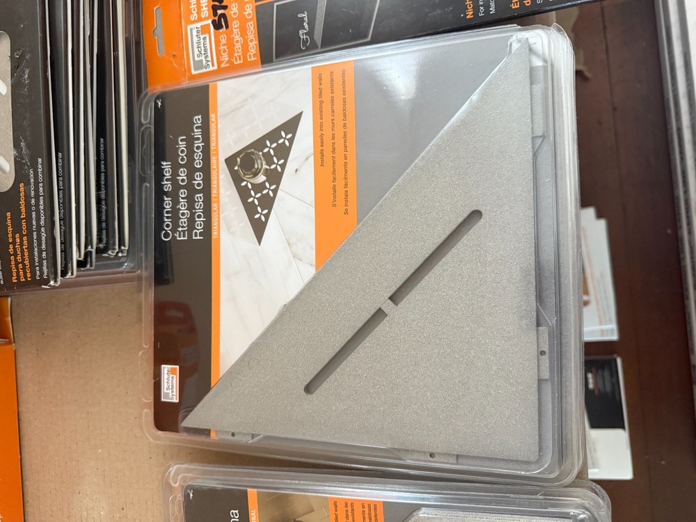 Schluter Systems Shelf Triangular Corner Pure Stone Grey SES1D7TSSG