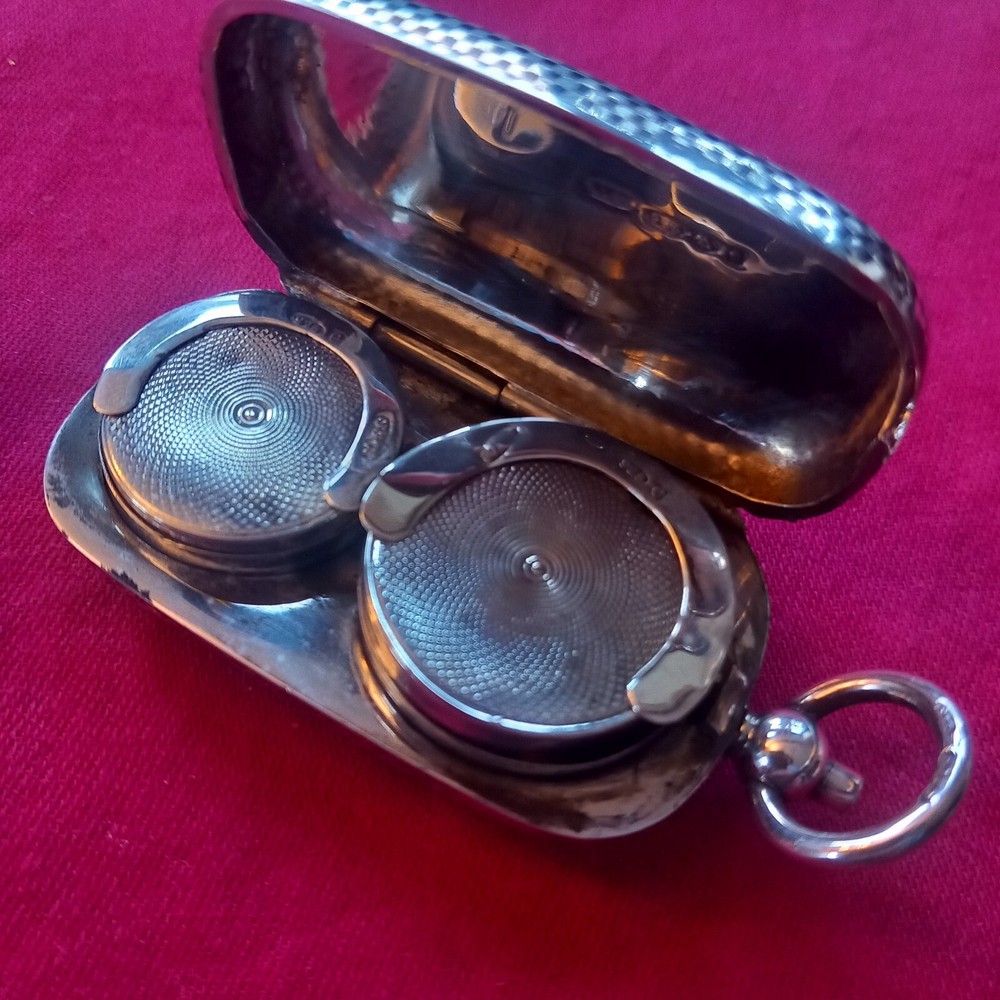 Superbe Niello Sterling Silver Double Sovereign Case