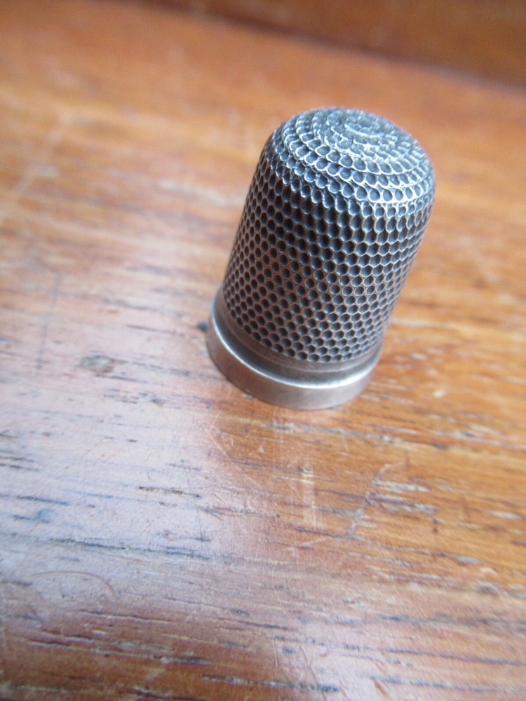 Solid Silver Sewing Thimble B`ham 1925 HC + S Maker No 13 No Holes Excellent