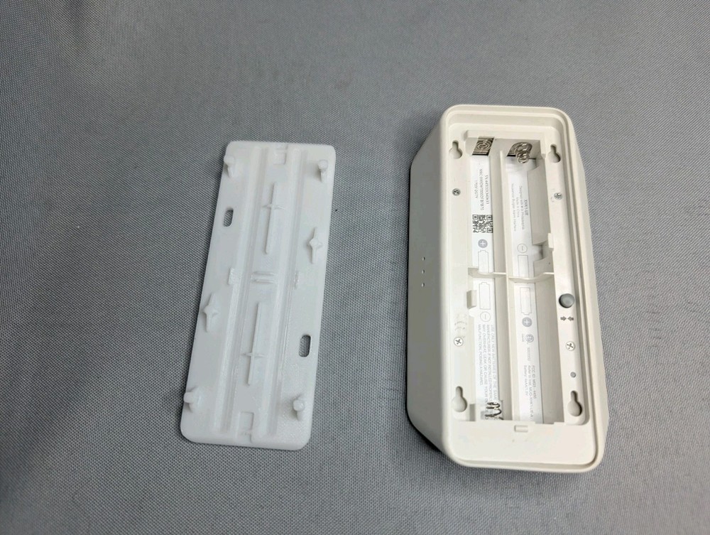 Xfinity XHK1-UE Security Alarm Keypad White Home Security With Replacement Back