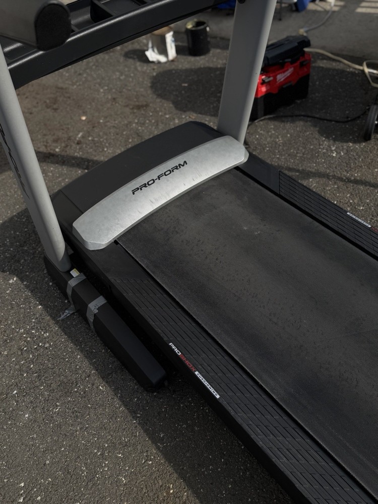 ProForm Pro 2000 Electric Treadmill Touchscreen Bluetooth iFit 50 Programs