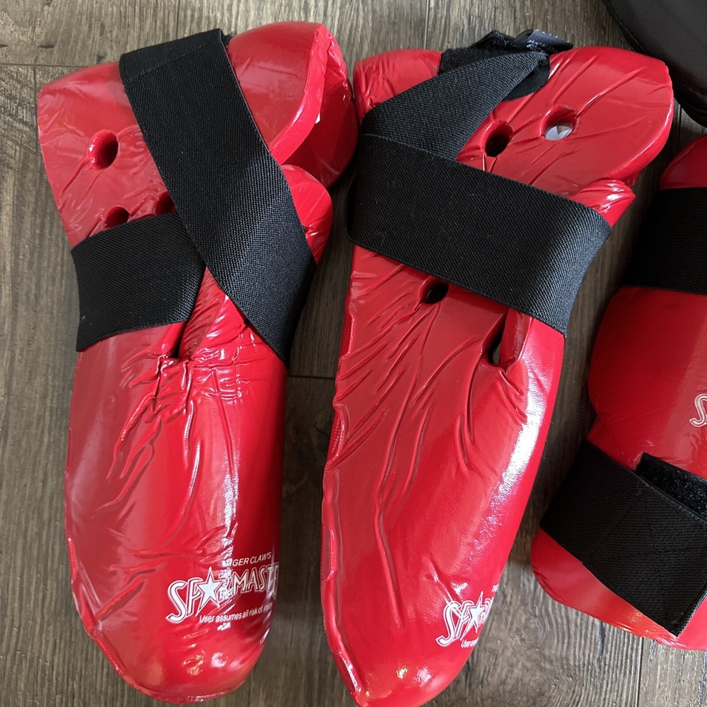 Tiger Claw Spinmaster Karate Sparring Gear And Bag Size Small
