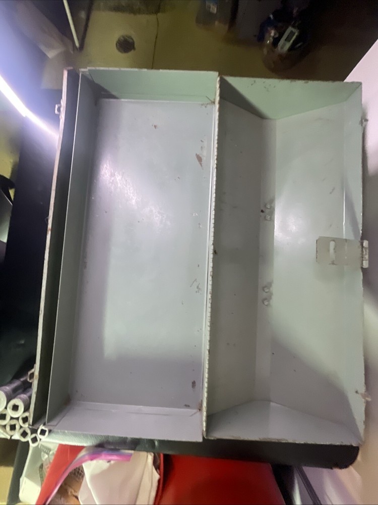 Vintage Snap On Tool Box With Misc. 20 Pc. Socket Tool Set