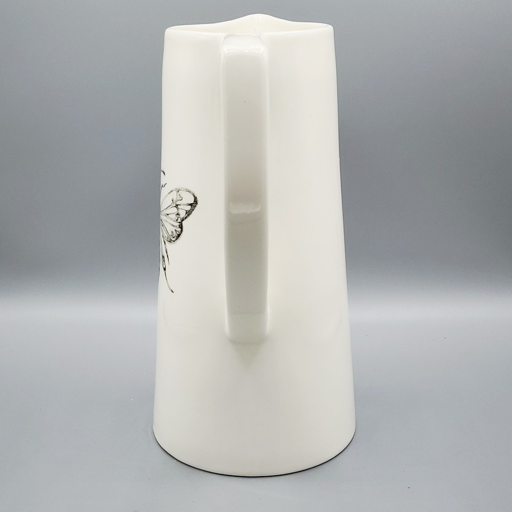 Bee Pitcher By Creative Co-op B Daphne. Ceramic 64oz.
