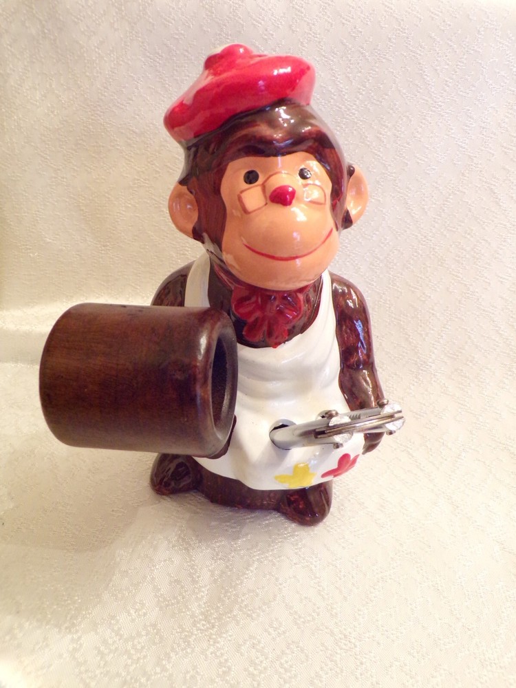 VTG Monkey Nut Cracker Set
