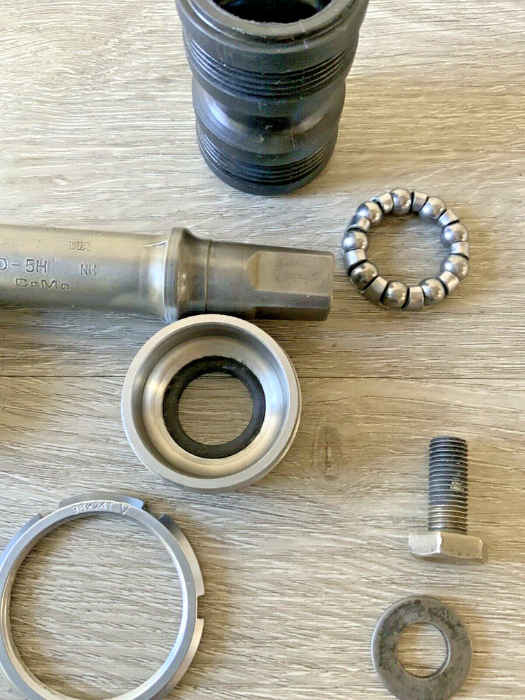 SHIMANO 600 BOTTOM BRACKET ITALIAN THREADED 70-115 MM