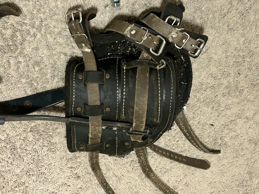 Pole Spikes With Pads