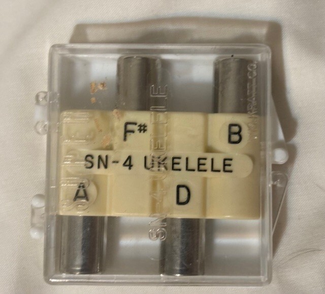 Wm Kratt Co Tuning Pipe - SN 4 for Ukeleles