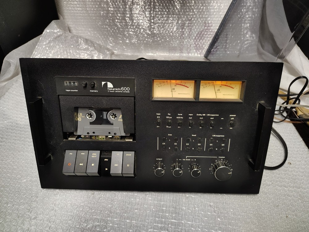 Nakamichi 600 cassette deck