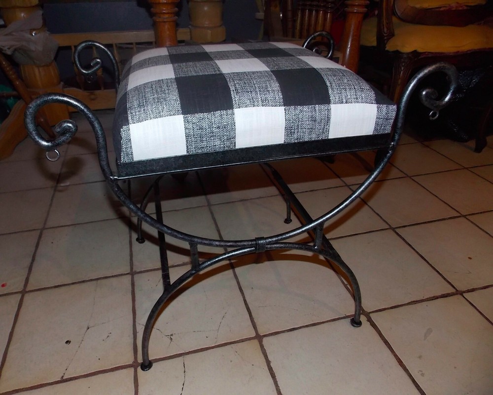 Black Iron Buffalo Plaid Shape Vanity Bench (JLC-VB-96)