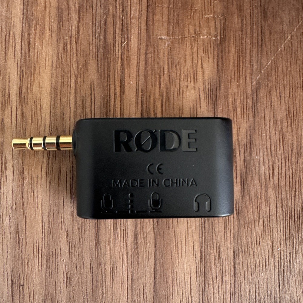 RØDE SC6 dual TRRS adapter.