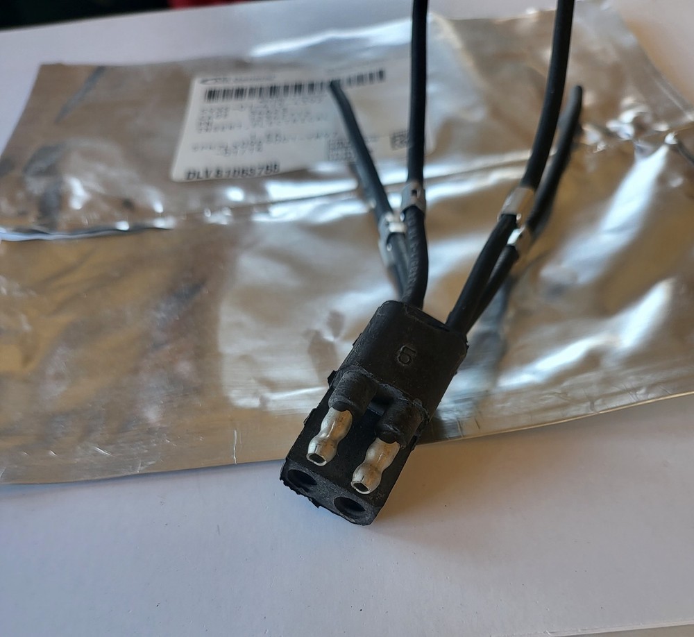 AM General NSN 5935-01-415-4392 Electrical Connector Insert NOS