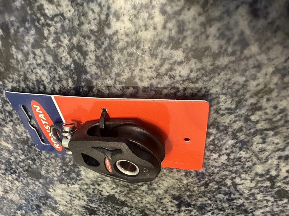 Ronstan Series 30 Bb Orbit Block Single Swivel Shackle (RF35100)
