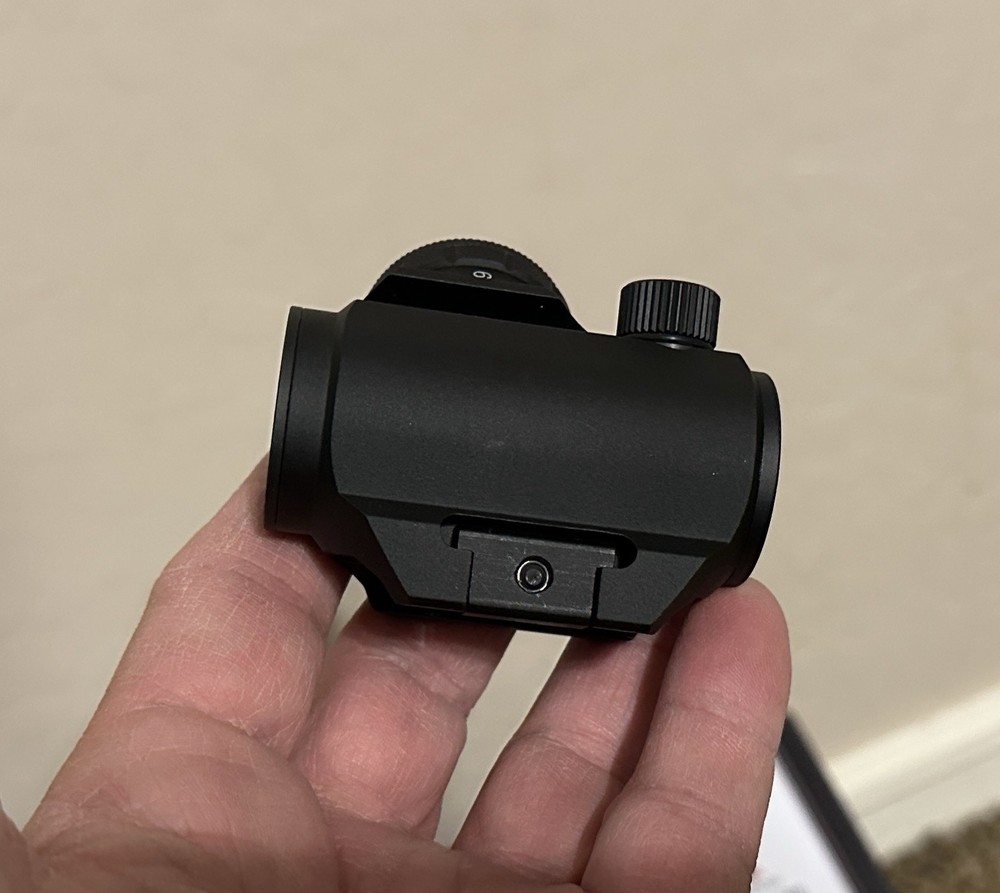 AT3 Tactical RD-50 Micro 2 MOA Red Dot – Low Picatinny Mount with Box