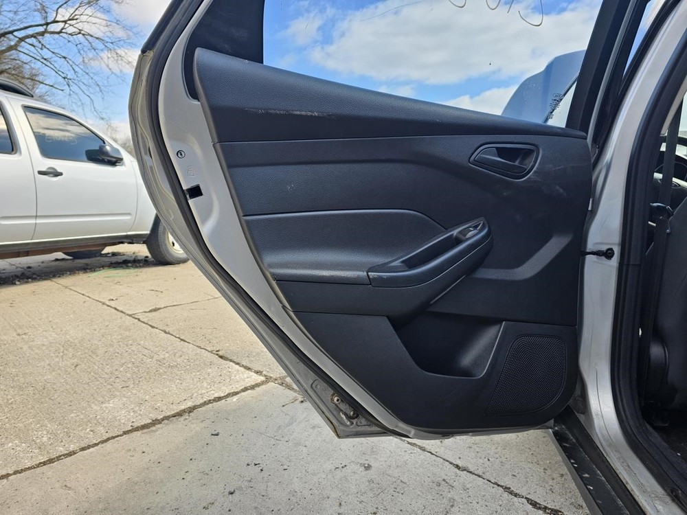 FOCUS 2012 Headrest 2443281