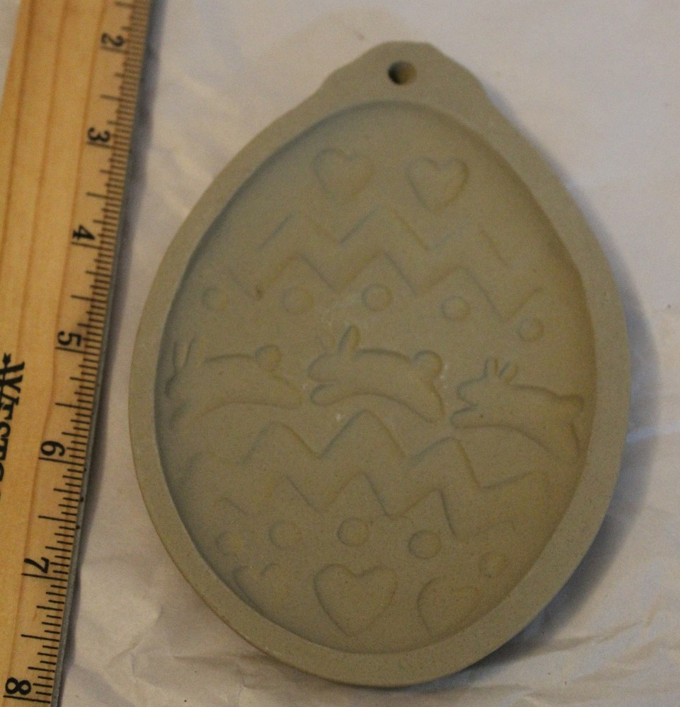 RARE 1988 Easter Egg Rabbit Bunny Hopping Brown Bag Cookie Mold ~6"