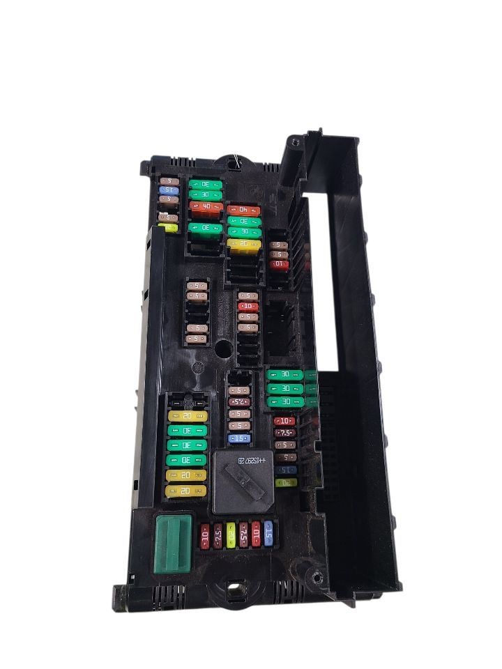 X4        2016 Fuse Box Cabin 638066
