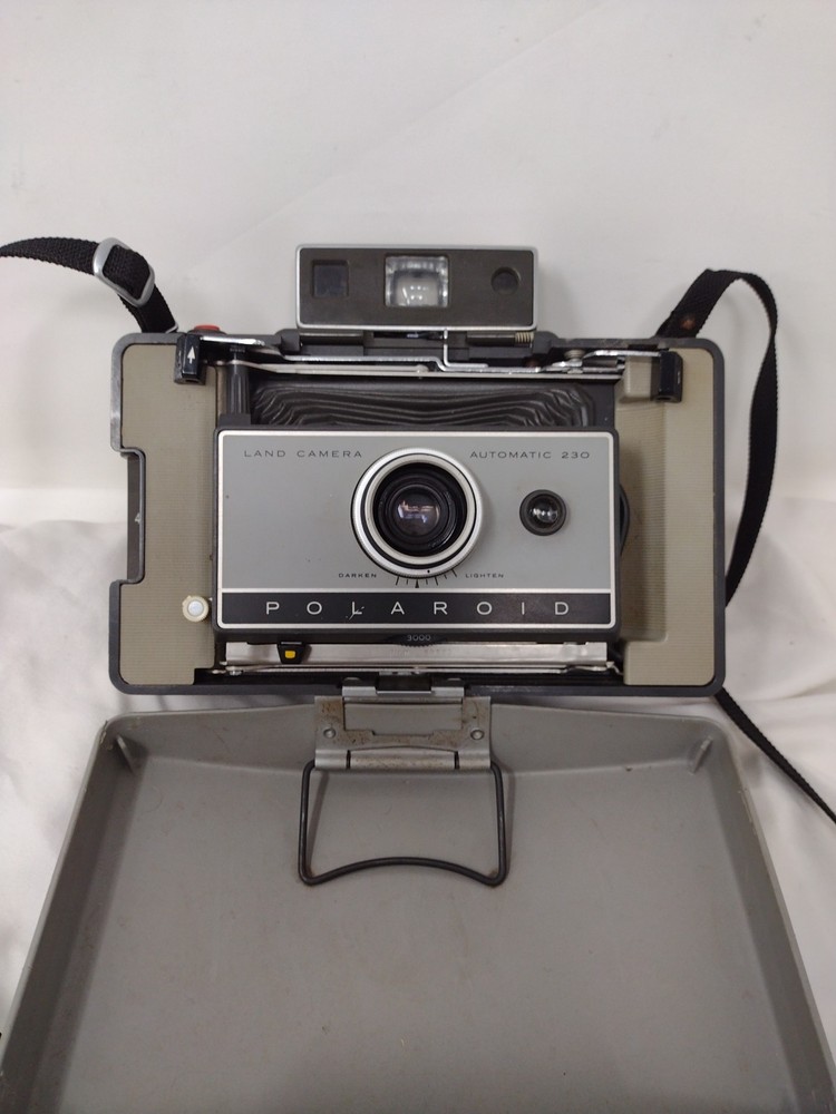 Polaroid Land Camera Model 230 Vintage Instant Camera Untested