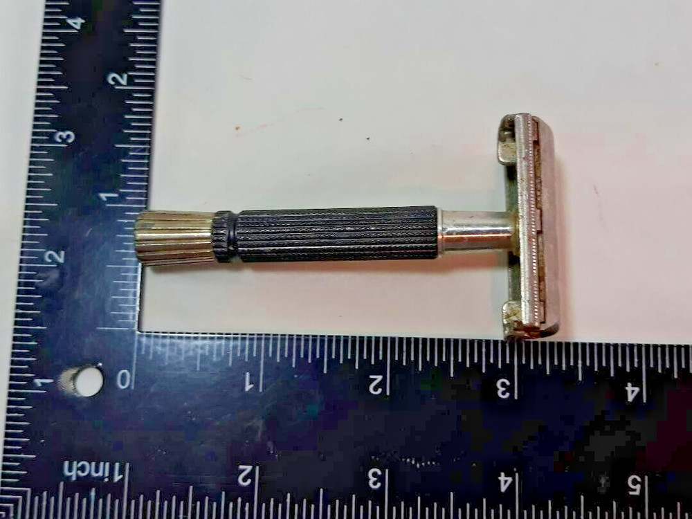 Vintage Gillette Razor, Black Handle, Flair Tip