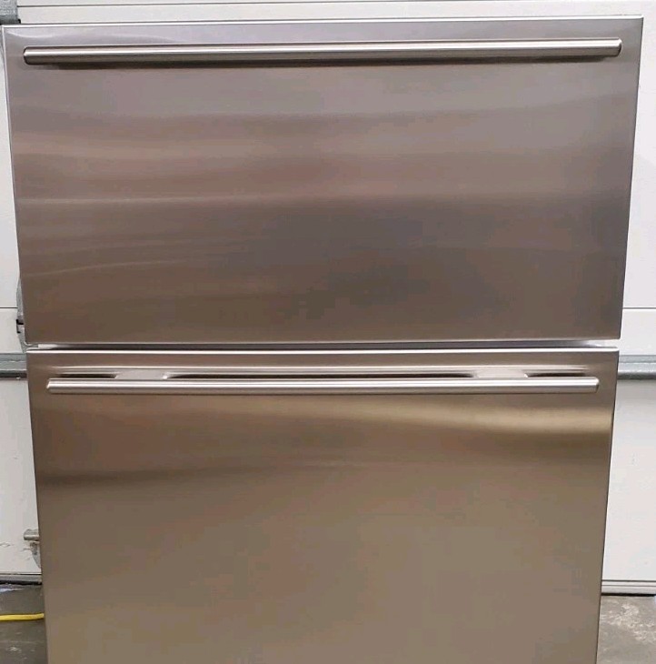 SUB-ZERO UNDERCOUNTER REFRIGERATOR DRAWERS