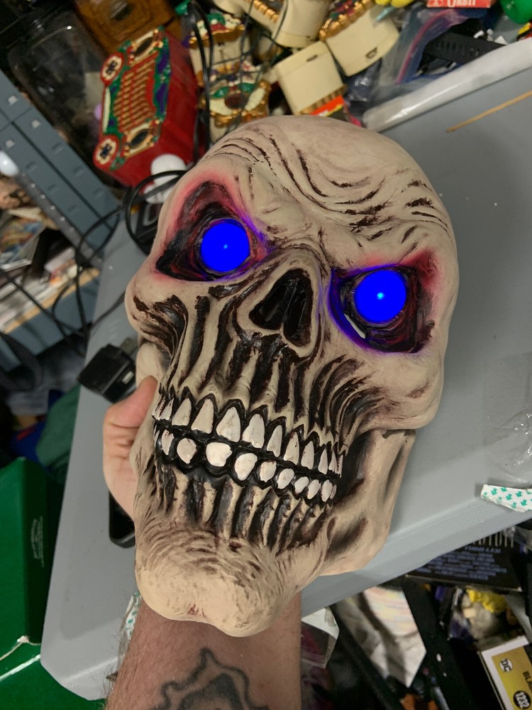 Halloween Skull mask with Light up Eyes