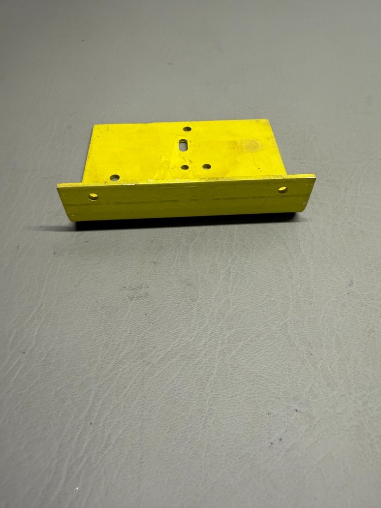 32204-000 Piper Plate