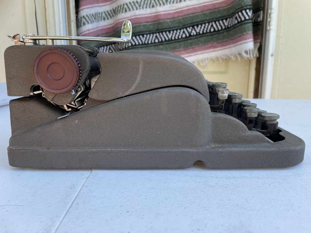 Underwood Champion Typewriter With Case - Read Description