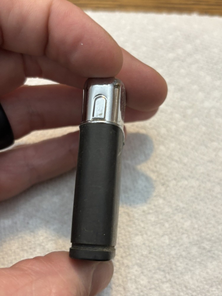 Vintage Ronson Black & Chromium Windlite Flip Top Lighter