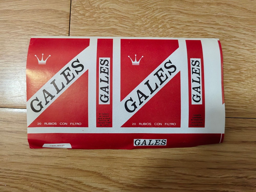 opened empty cigarette soft pack--84 mm-Colombia-Gales