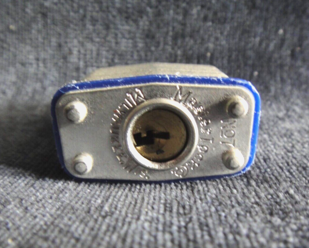 No.7 Master Lock Padlock with 2 Keys