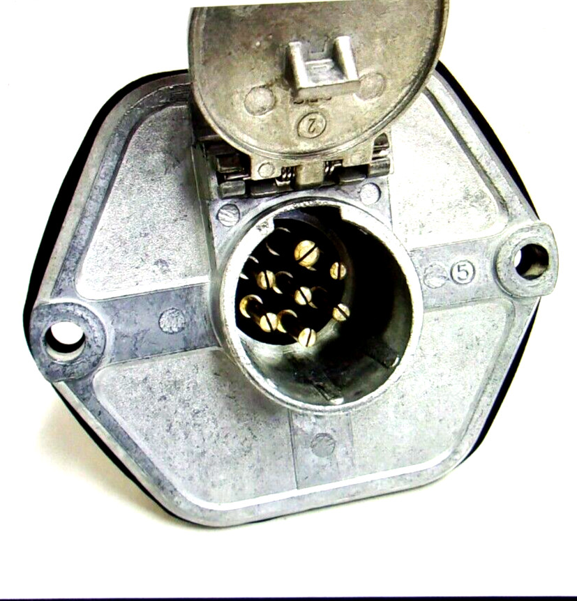 Phillips 15-763 7-Way 30 AMP Circuit Breakers Socket Split Pin Extended Barrel